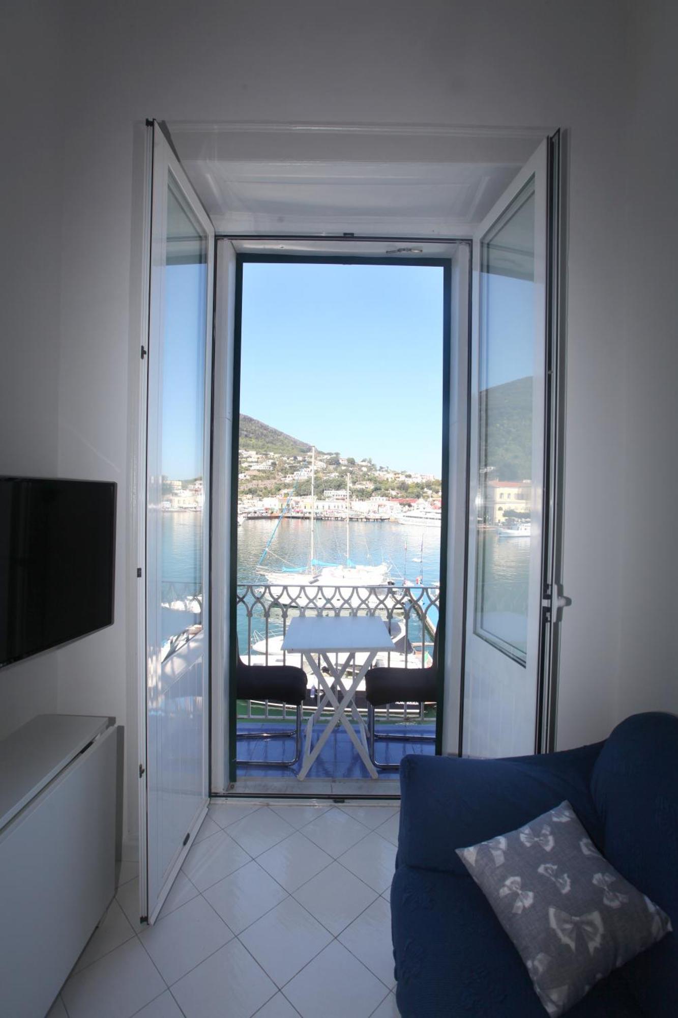 Riva Destra By Domusextra Ischia